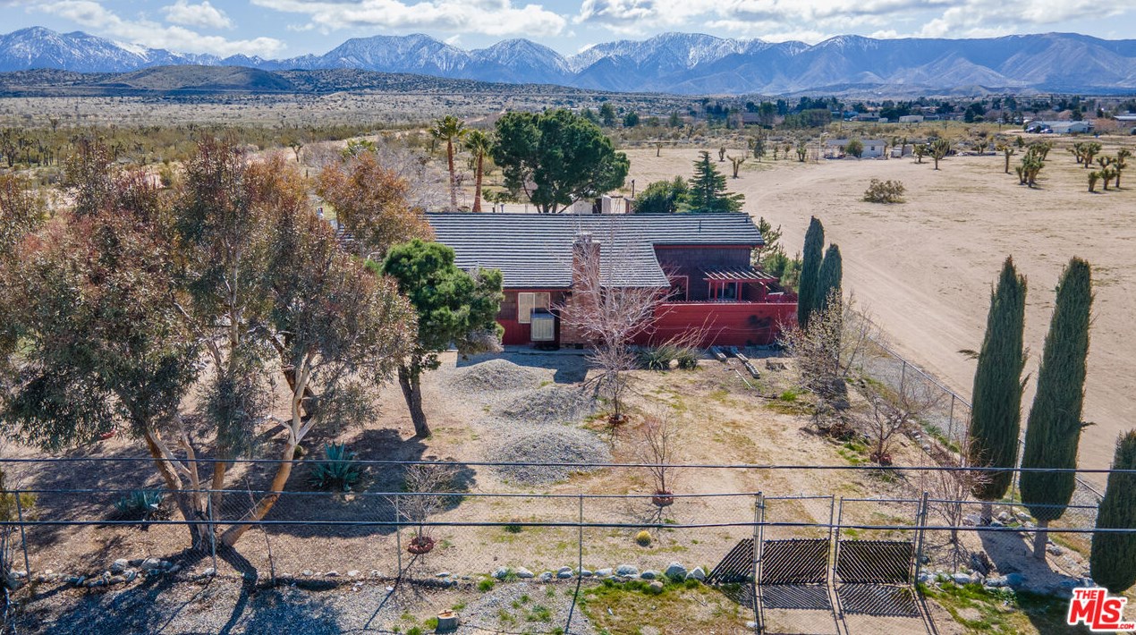 13550 Avenue, Pearblossom, CA 93553-3204