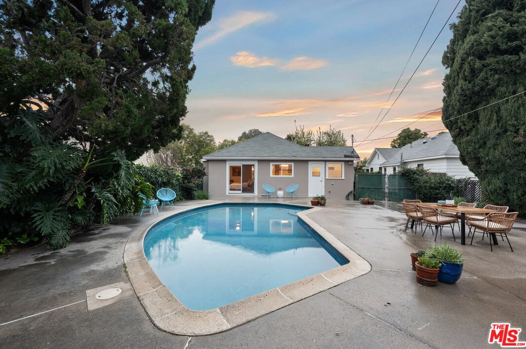 3465 Garden Ave, Los Angeles, CA 90039-1919