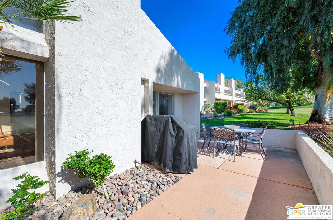 35078 Mission Hills Dr, Rancho Mirage CA  92270-1325 exterior