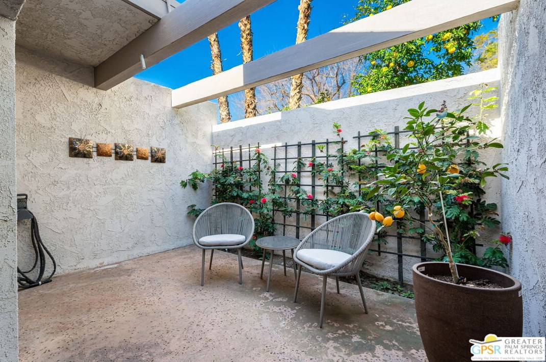 35078 Mission Hills Dr, Rancho Mirage CA  92270-1325 exterior