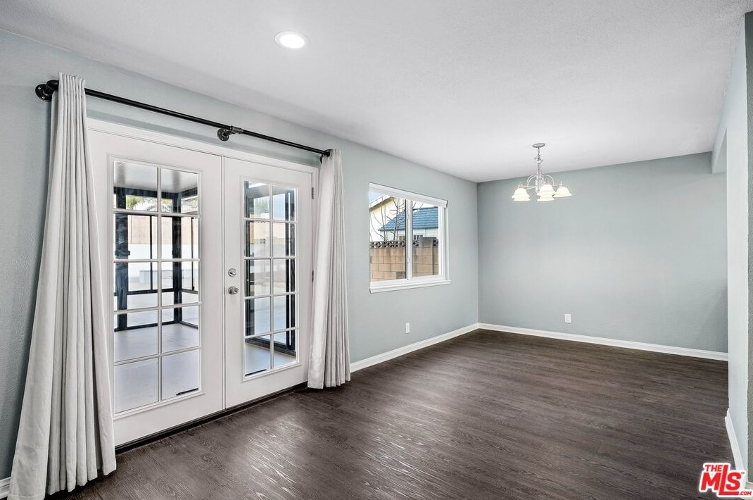 2017 Morley St, Simi Valley CA  93065-3533 exterior