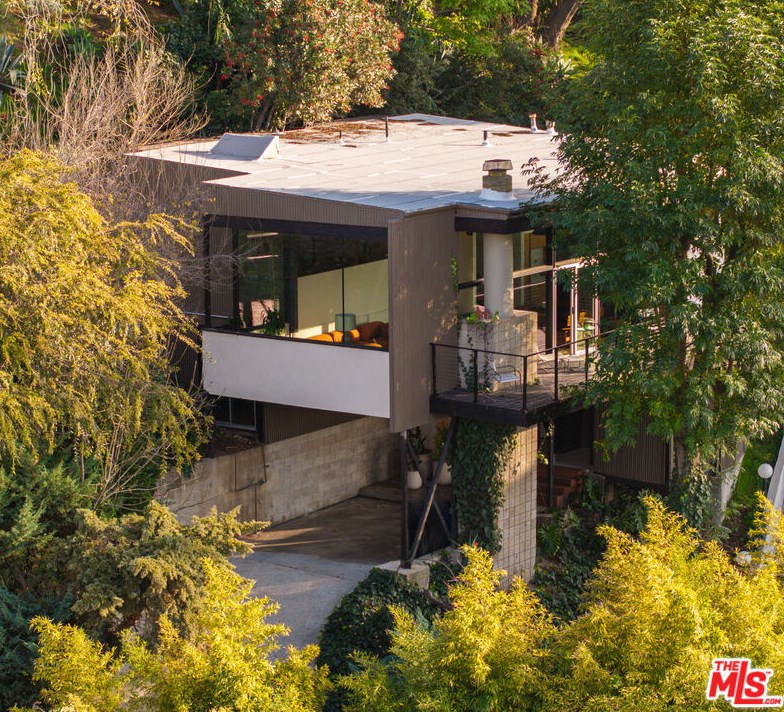 1896 Lucile Ave, Los Angeles CA  90026-1026 exterior