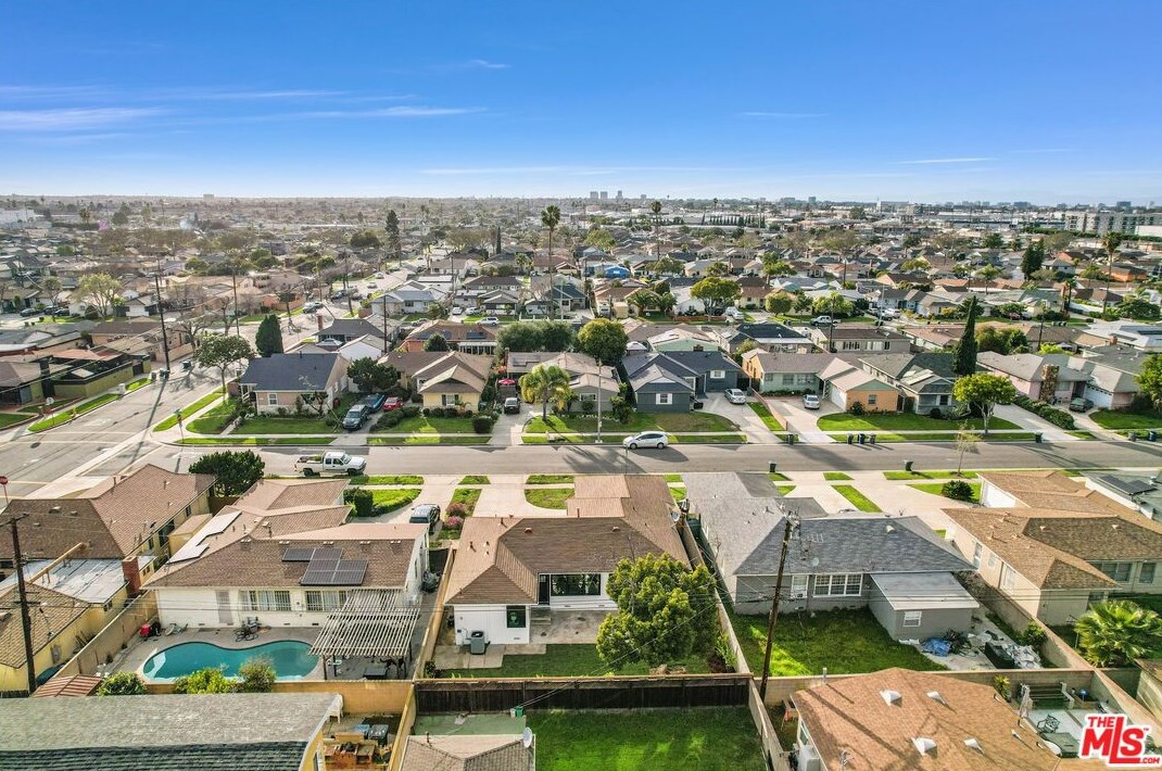 13116 Purche Ave, Gardena CA  90249-1643 exterior