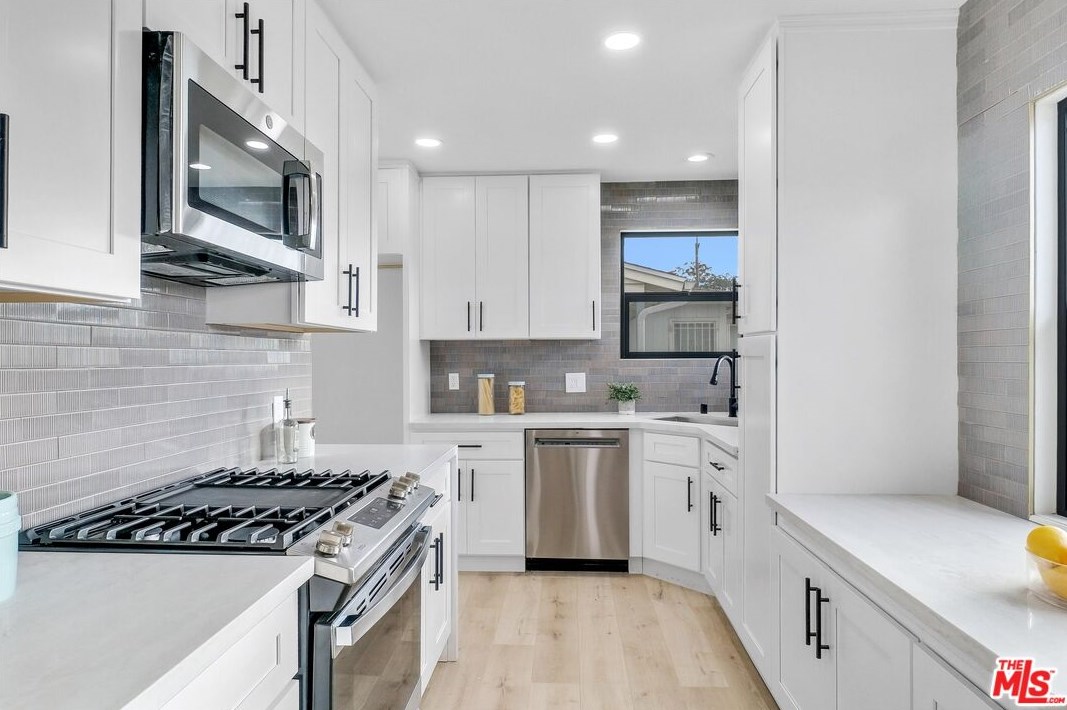13116 Purche Ave, Gardena CA  90249-1643 exterior