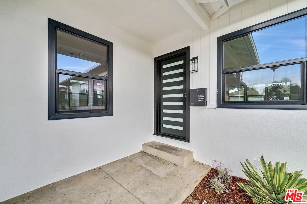 13116 Purche Ave, Gardena CA  90249-1643 exterior