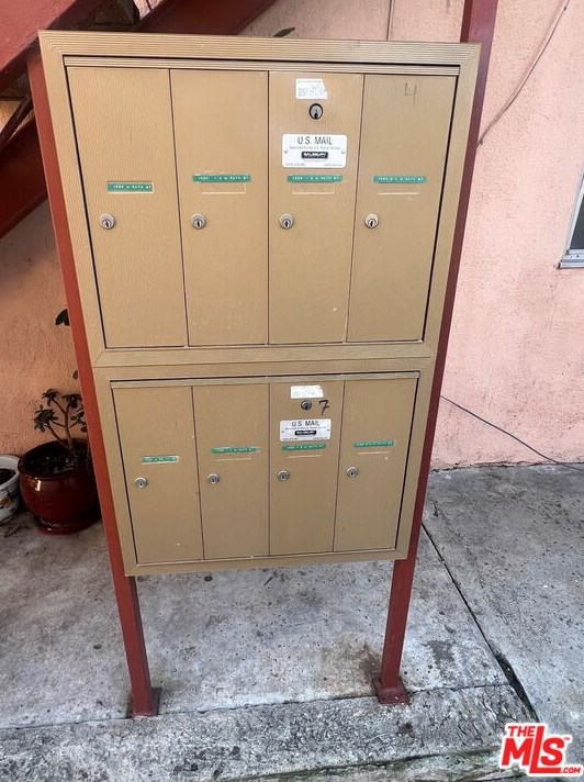 1030 94th St, Los Angeles CA  90044-3256 exterior