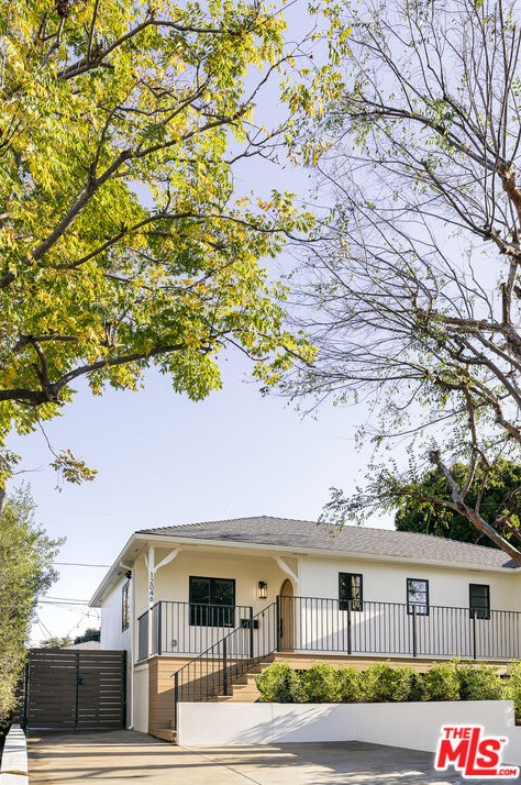 12046 Marine St, Los Angeles, CA 90066-1033