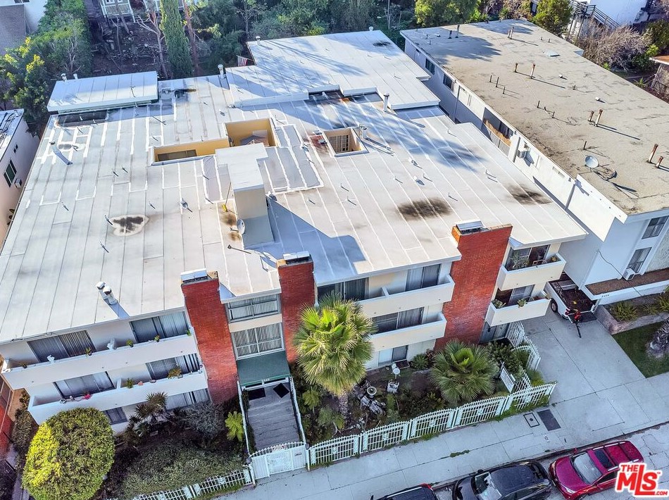 2447 Beachwood Dr, Los Angeles, CA 90068-3004