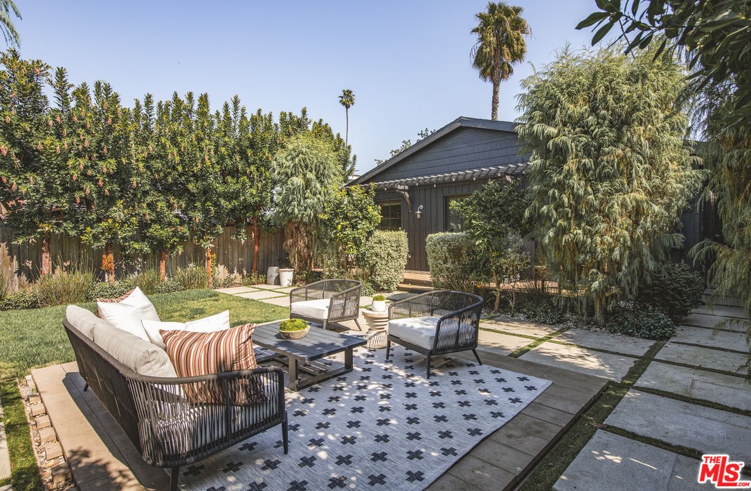 3609 Gramercy Pl, Los Angeles CA  90018-4302 exterior
