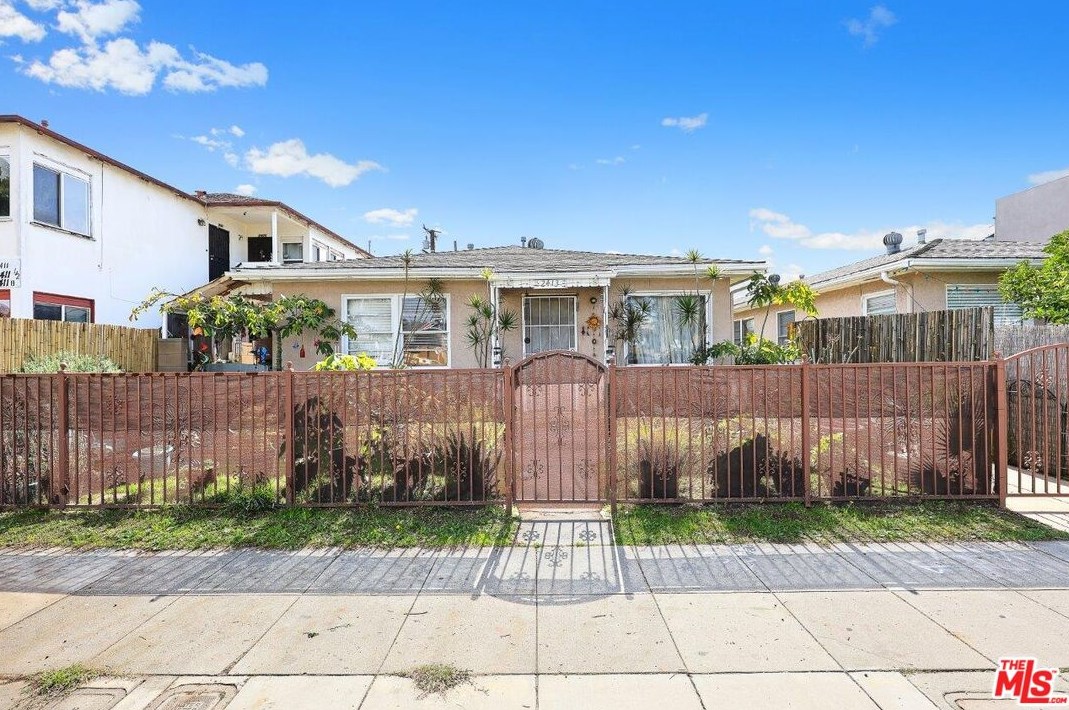 2413 W Beverly Blvd, Montebello, CA 90640