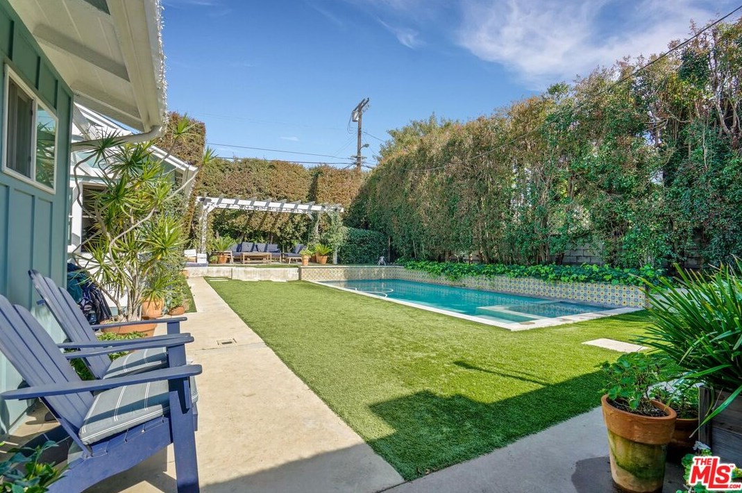 2844 Overland Ave, Los Angeles CA  90064-4218 exterior