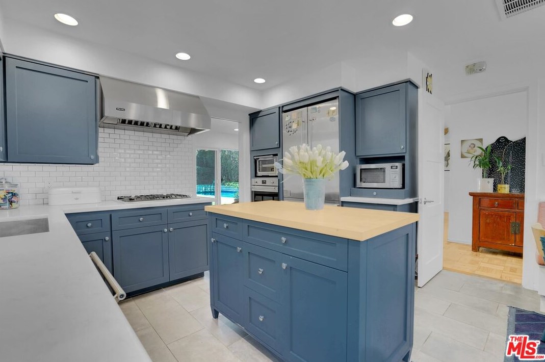 2844 Overland Ave, Los Angeles CA  90064-4218 exterior