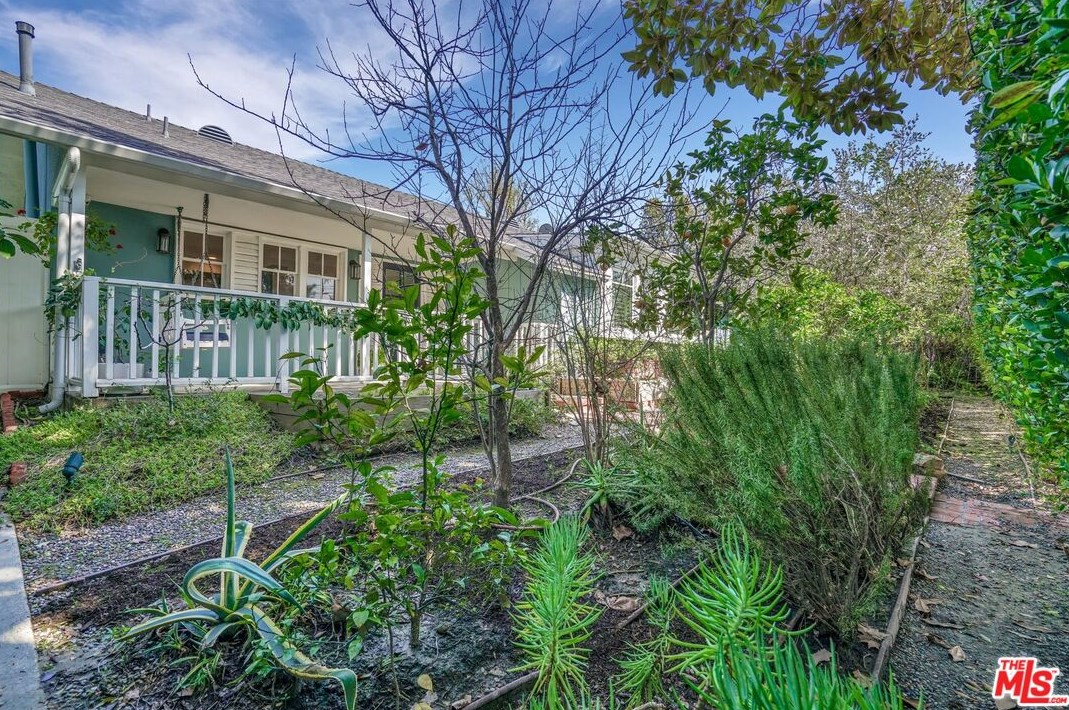 2844 Overland Ave, Los Angeles CA  90064-4218 exterior