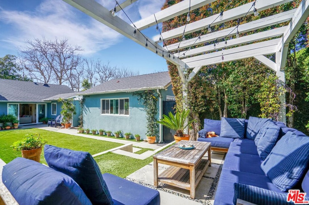 2844 Overland Ave, Los Angeles CA  90064-4218 exterior