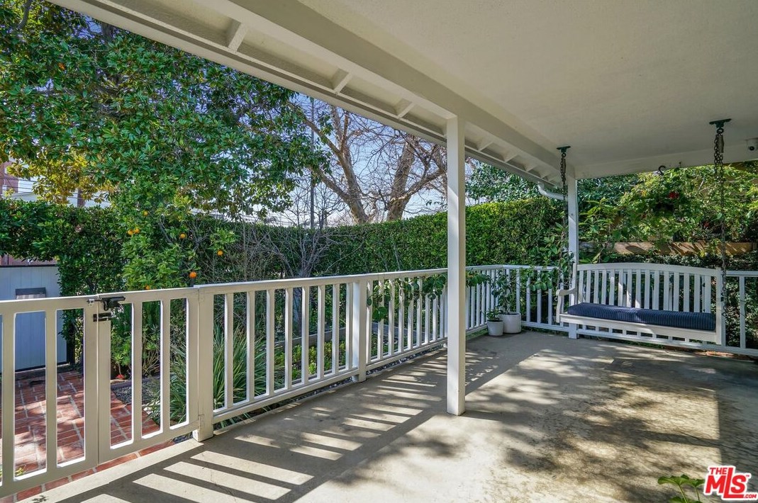 2844 Overland Ave, Los Angeles CA  90064-4218 exterior