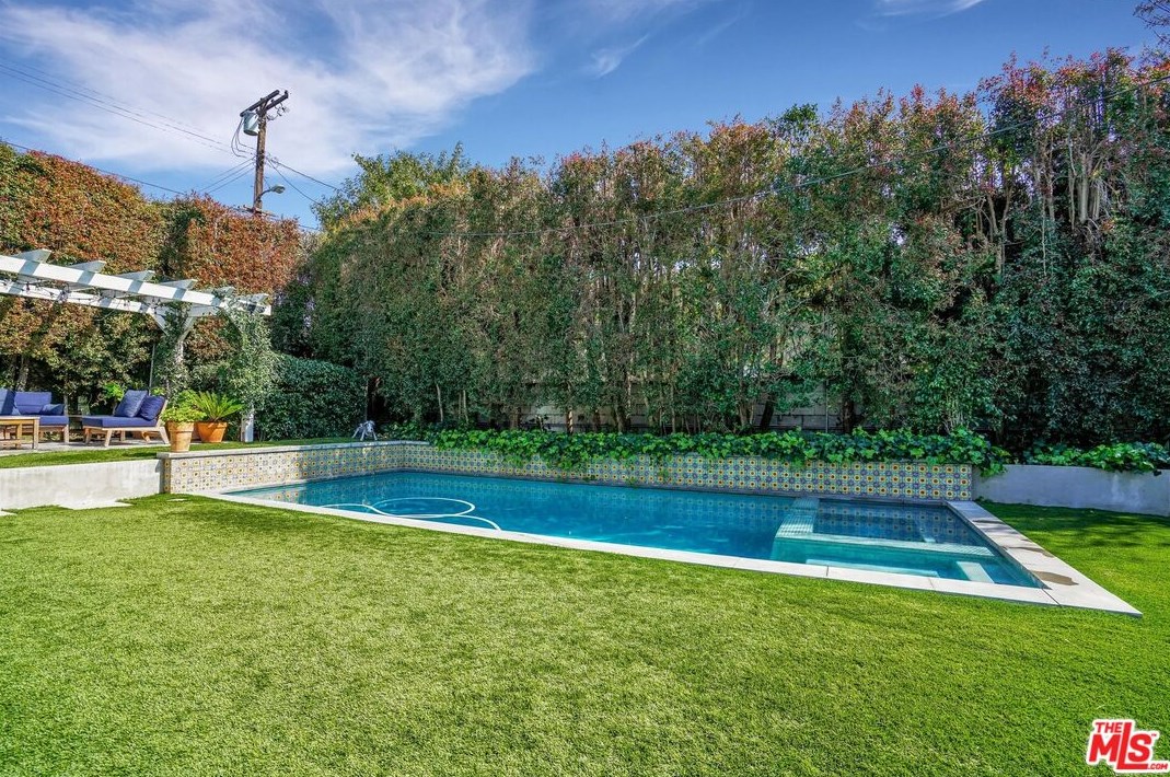 2844 Overland Ave, Los Angeles CA  90064-4218 exterior