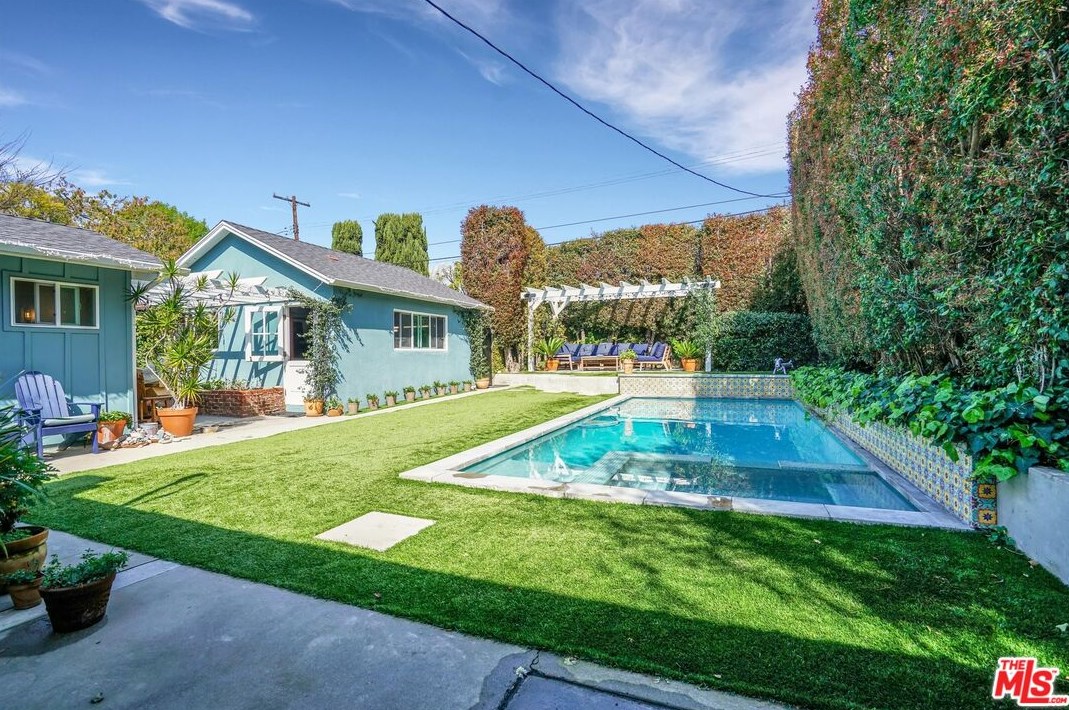 2844 Overland Ave, Los Angeles CA  90064-4218 exterior