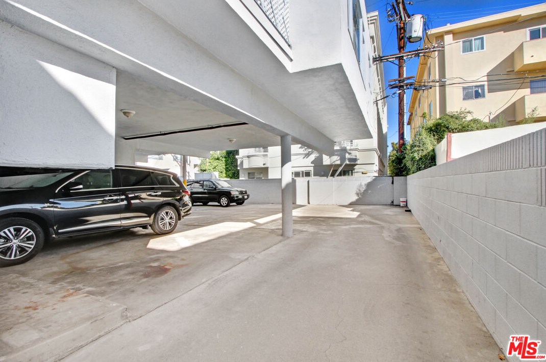 814 S Holt Ave #2, Los Angeles, CA 90035