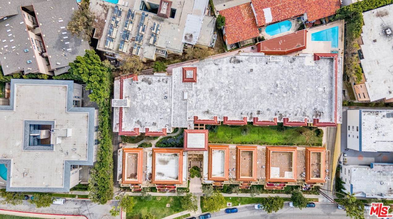 5950 Buckingham Pkwy, Los Angeles CA  90230-6736 exterior