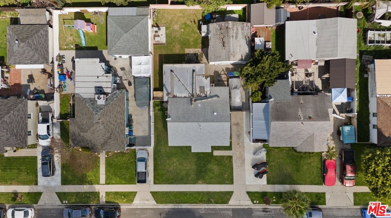 2539 219th Pl, Long Beach, CA 90810-1718