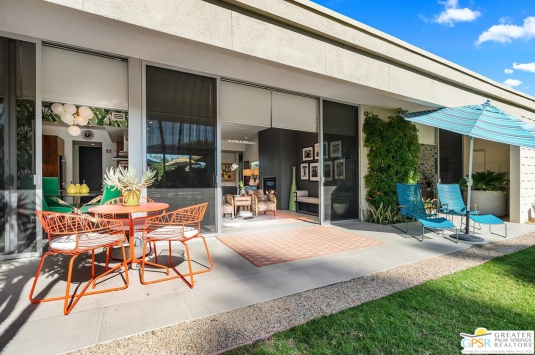 320 Desert Lakes Dr, Palm Springs CA  92264-5514 exterior