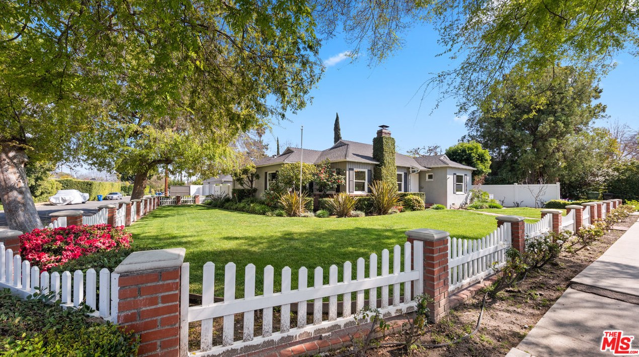 4854 Arcola Ave, North Hollywood, CA 91601