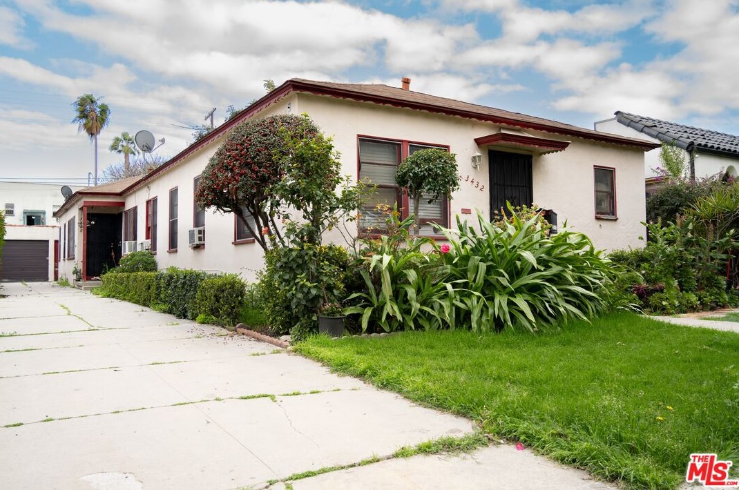 3428 Bronson Ave, Los Angeles, CA 90018-3633