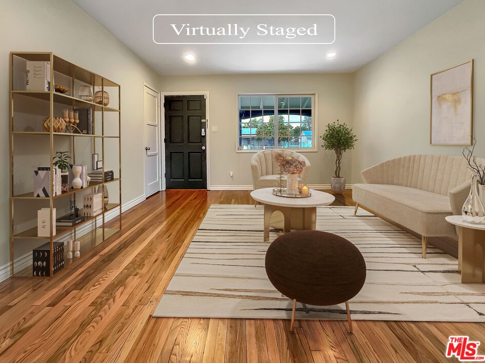 8745 Hazeltine Ave, Van Nuys, CA 91402-3206