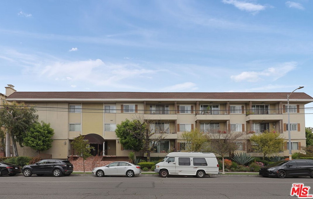 10707 Camarillo St #314, North Hollywood, CA 91602