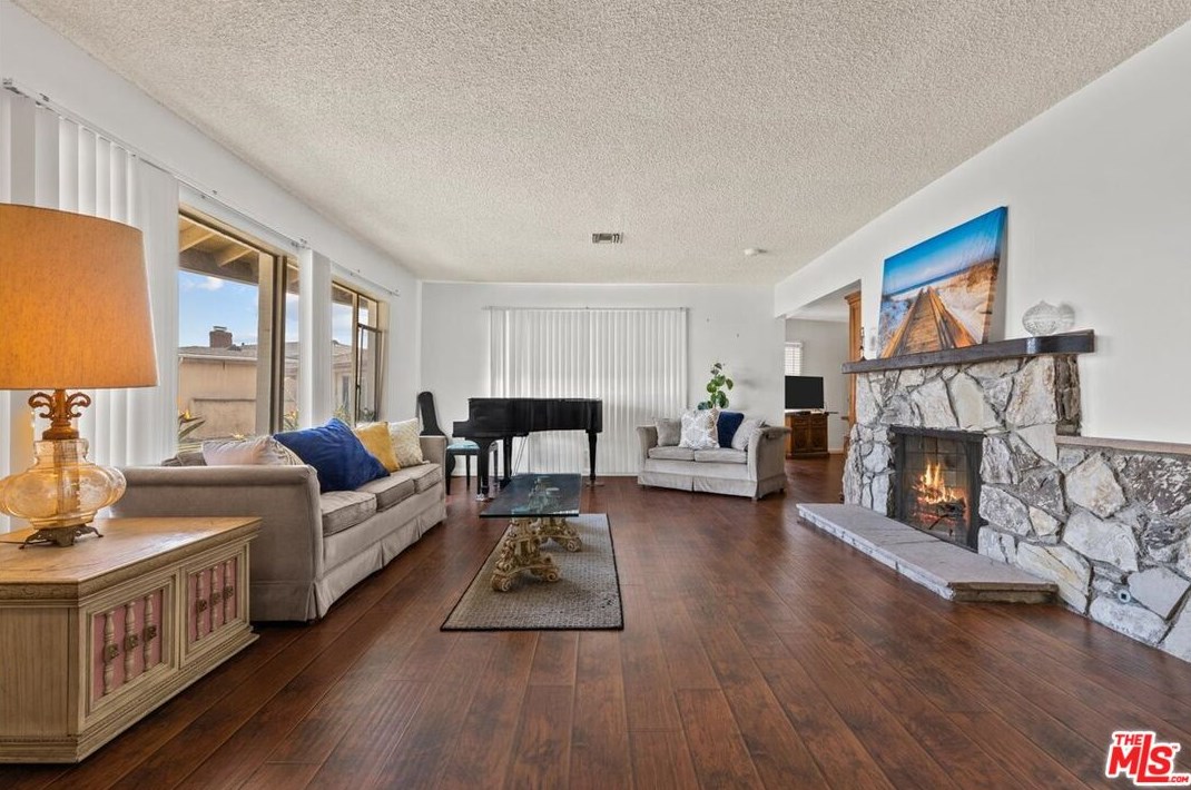 4413 Don Cota Pl, Los Angeles, CA 90008