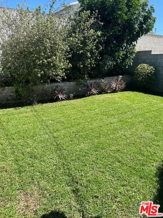 11702 Cimarron Ave, Hawthorne, CA 90250-1918