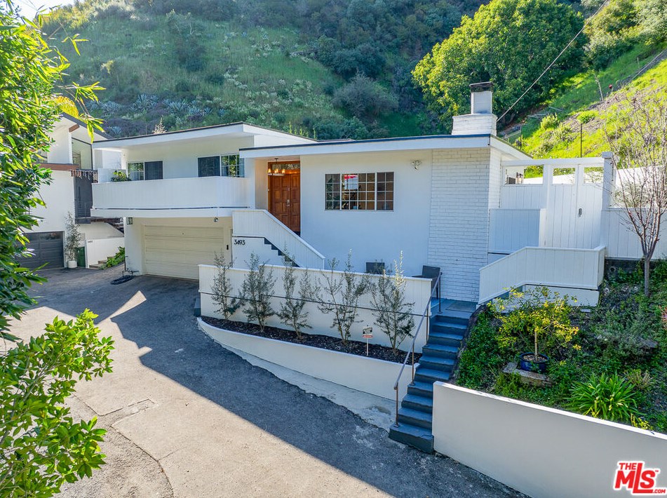 3493 Mandeville Canyon Rd, Los Angeles, CA 90049-1019