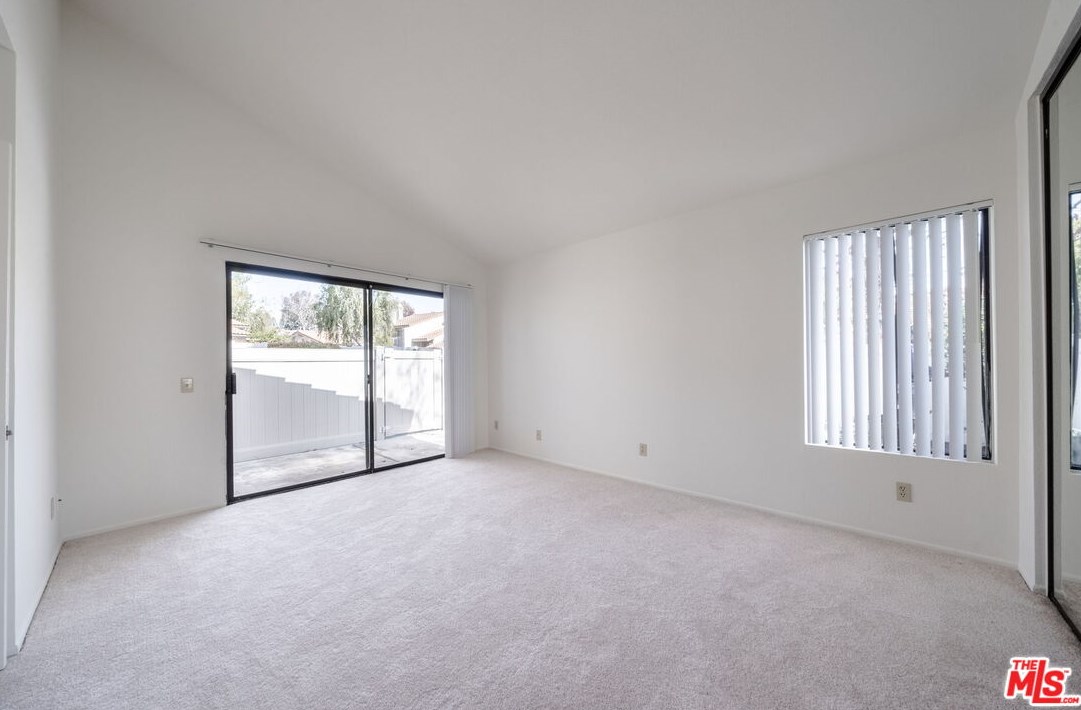 2218 Birchdale Dr, Thousand Oaks CA  91362-1598 exterior