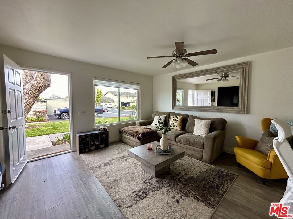 4721 Arena Cir, Huntington Beach CA  92649-3203 exterior