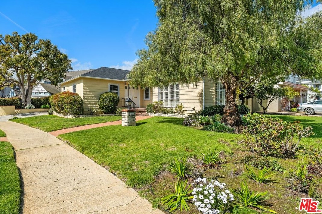 501 Arbramar Ave, Pacific Palisades, CA 90272-4216