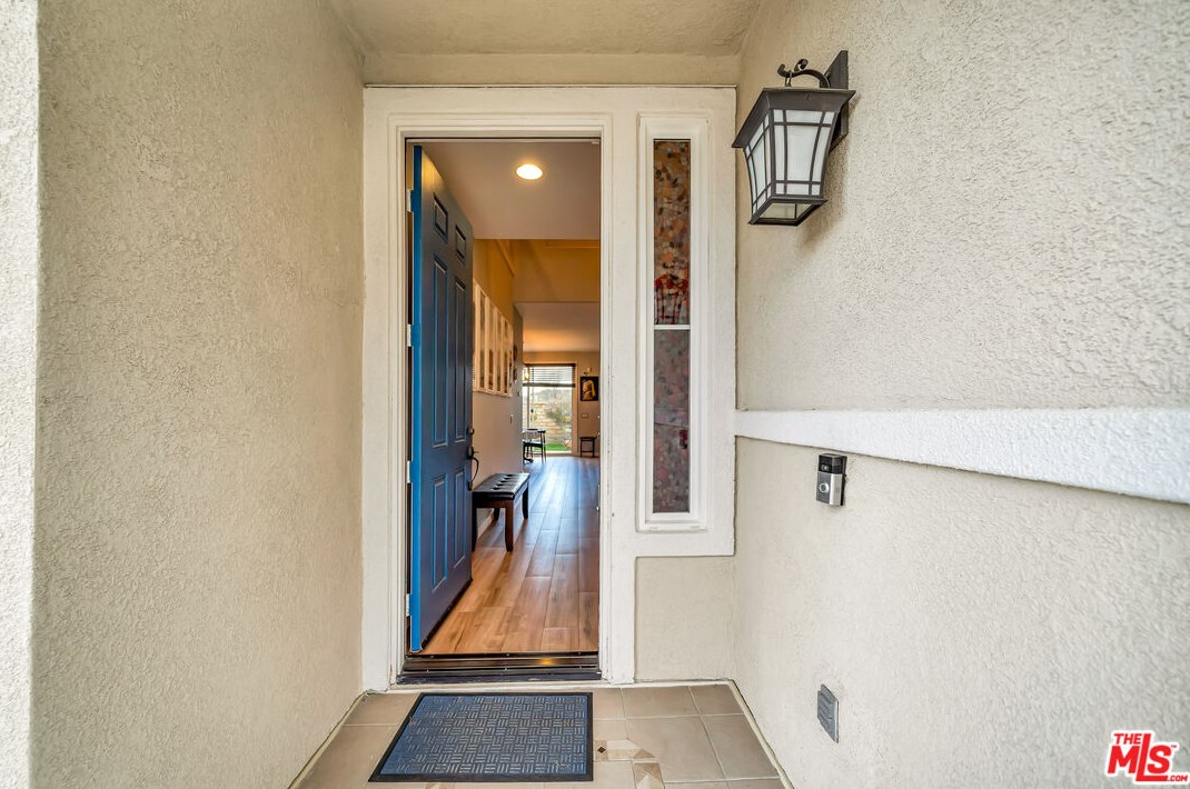27122 Brown Oaks Way, Santa Clarita CA  91387-3894 exterior