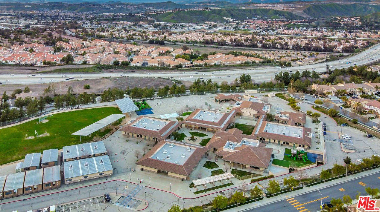 27122 Brown Oaks Way, Santa Clarita CA  91387-3894 exterior