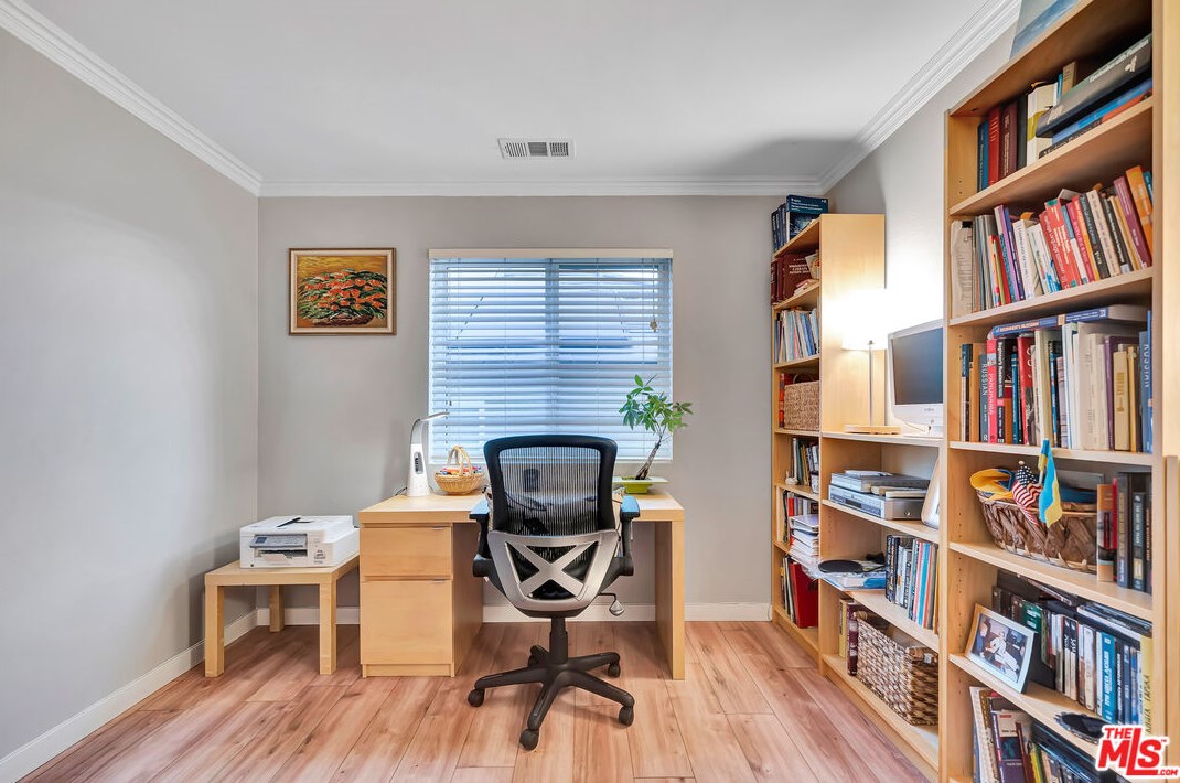 27122 Brown Oaks Way, Santa Clarita CA  91387-3894 exterior