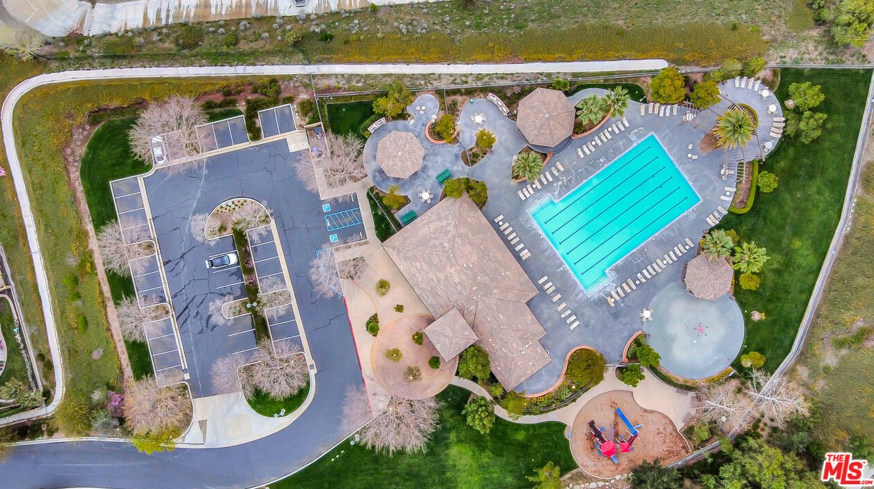 27122 Brown Oaks Way, Santa Clarita CA  91387-3894 exterior