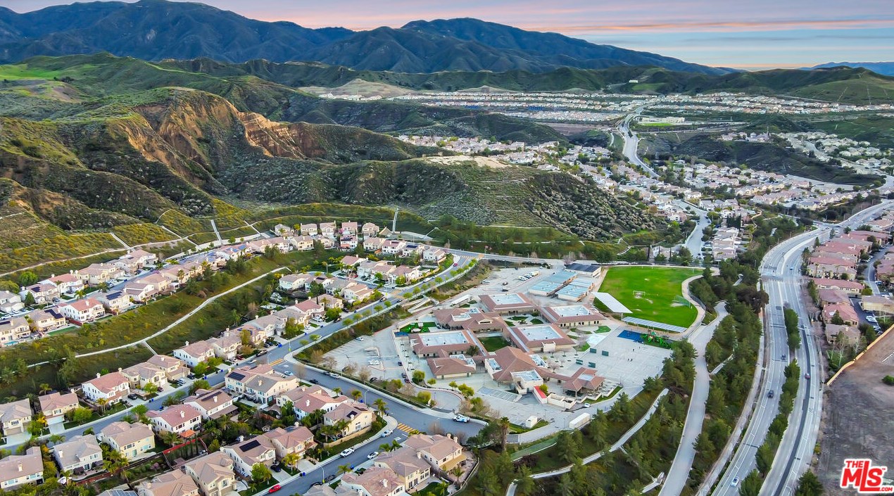 27122 Brown Oaks Way, Santa Clarita CA  91387-3894 exterior