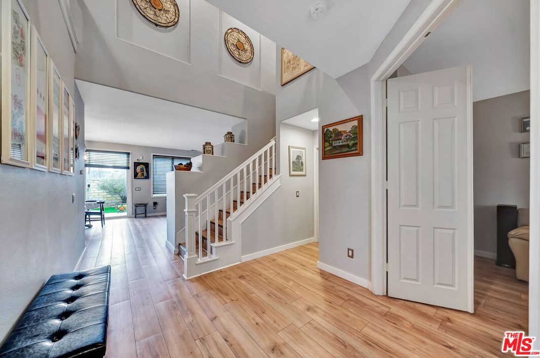 27122 Brown Oaks Way, Santa Clarita CA  91387-3894 exterior