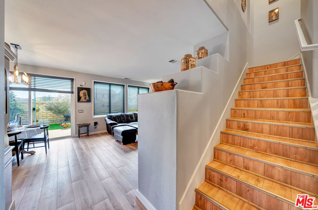 27122 Brown Oaks Way, Santa Clarita CA  91387-3894 exterior