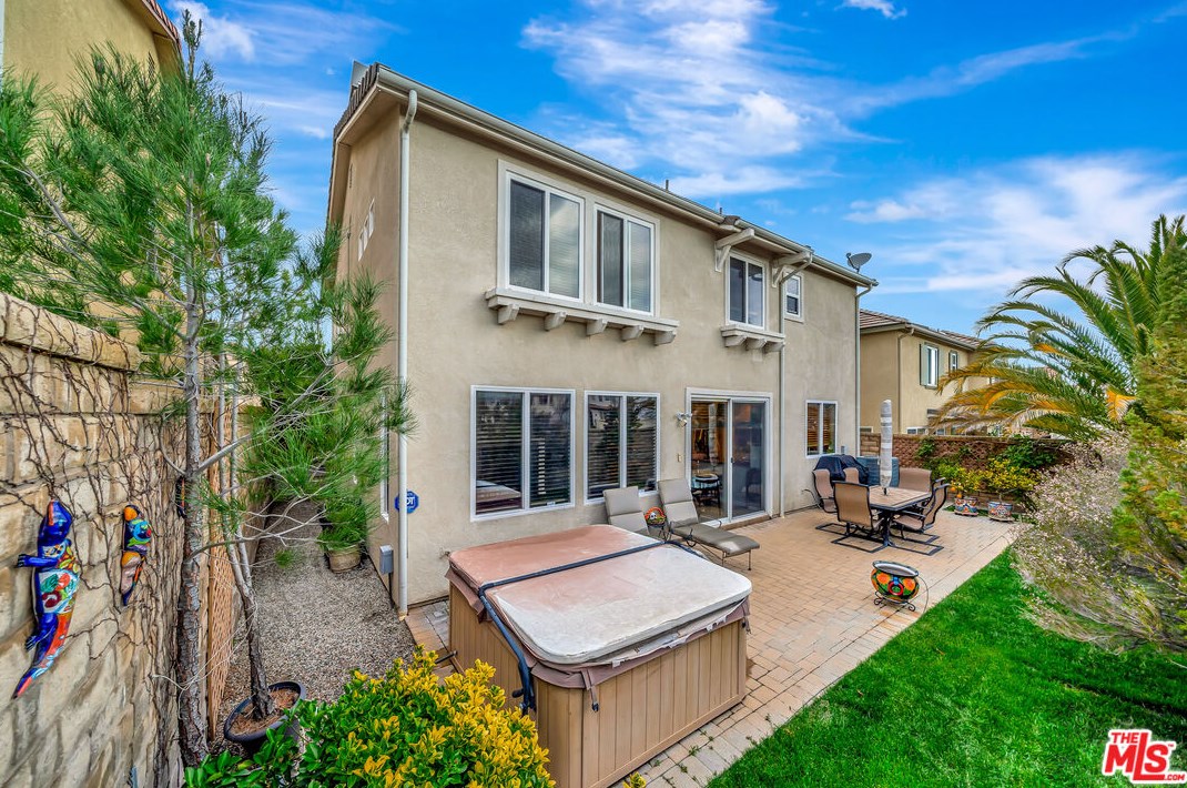 27122 Brown Oaks Way, Santa Clarita CA  91387-3894 exterior