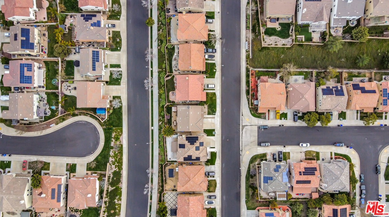 27122 Brown Oaks Way, Santa Clarita CA  91387-3894 exterior