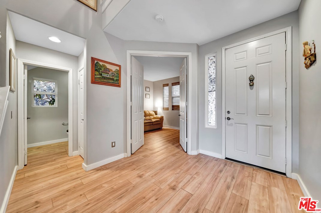 27122 Brown Oaks Way, Santa Clarita CA  91387-3894 exterior