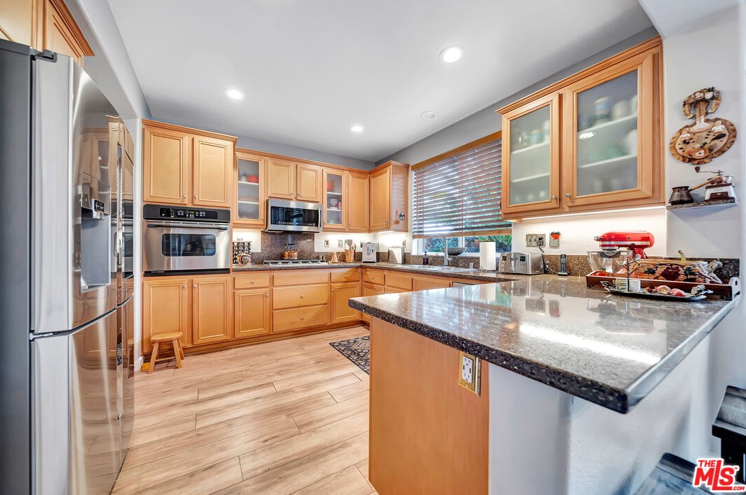 27122 Brown Oaks Way, Santa Clarita CA  91387-3894 exterior