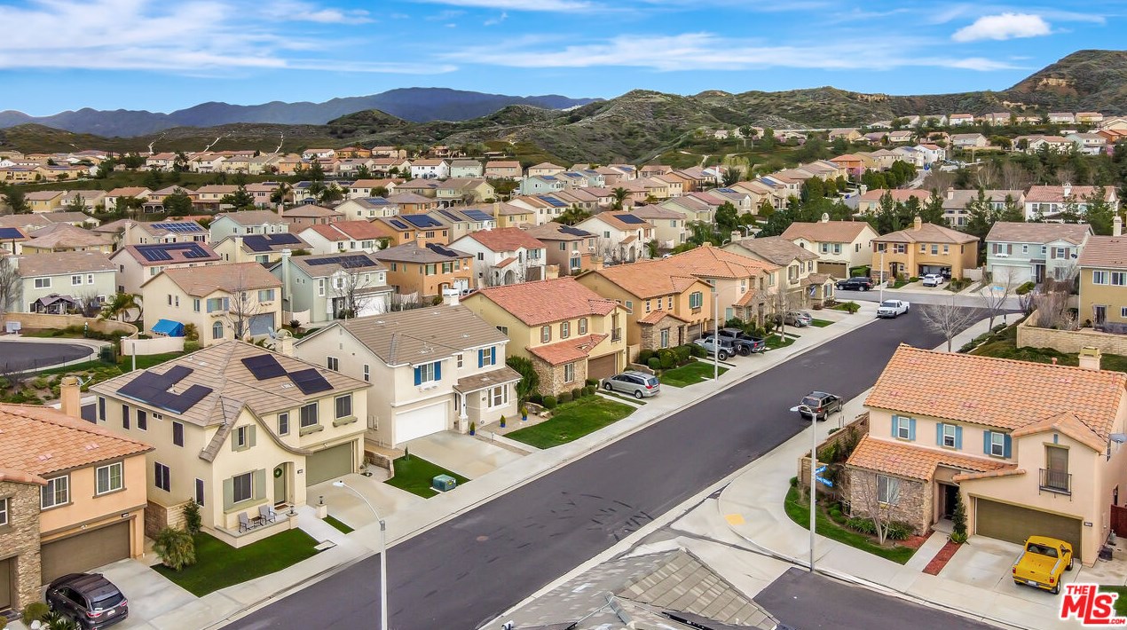 27122 Brown Oaks Way, Santa Clarita CA  91387-3894 exterior