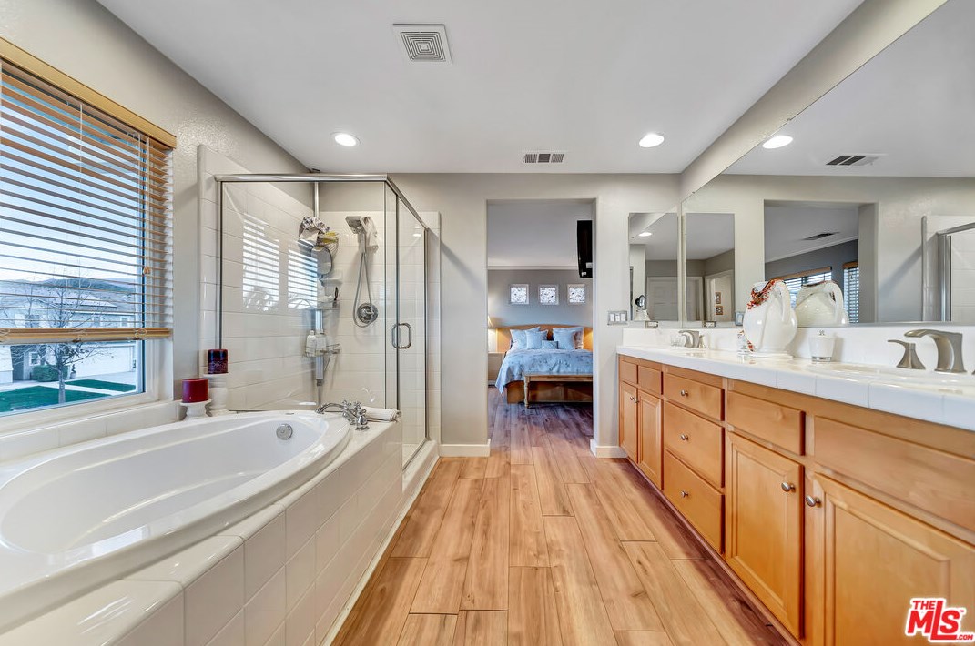 27122 Brown Oaks Way, Santa Clarita CA  91387-3894 exterior