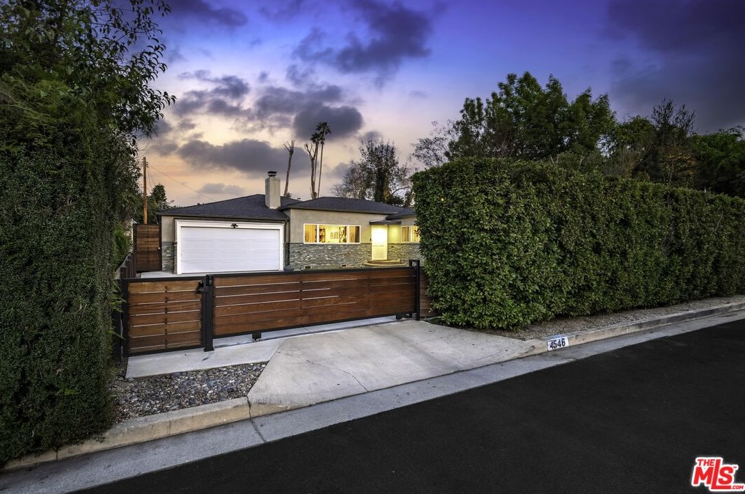 4546 Strohm Ave, North Hollywood, CA 91602