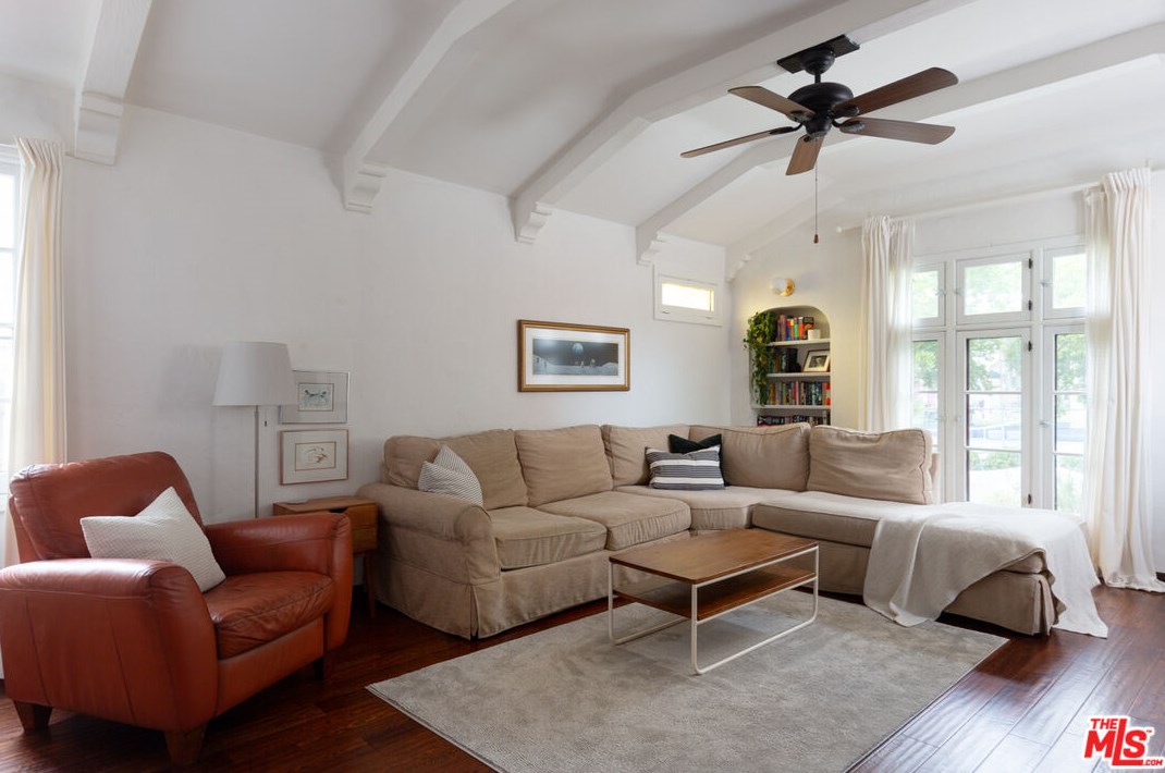 708 Cedar St, Glendale CA  91205-1807 exterior